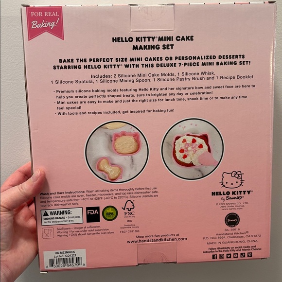 Hello Kitty Mini Cake Making Set NEW - Picture 2 of 2